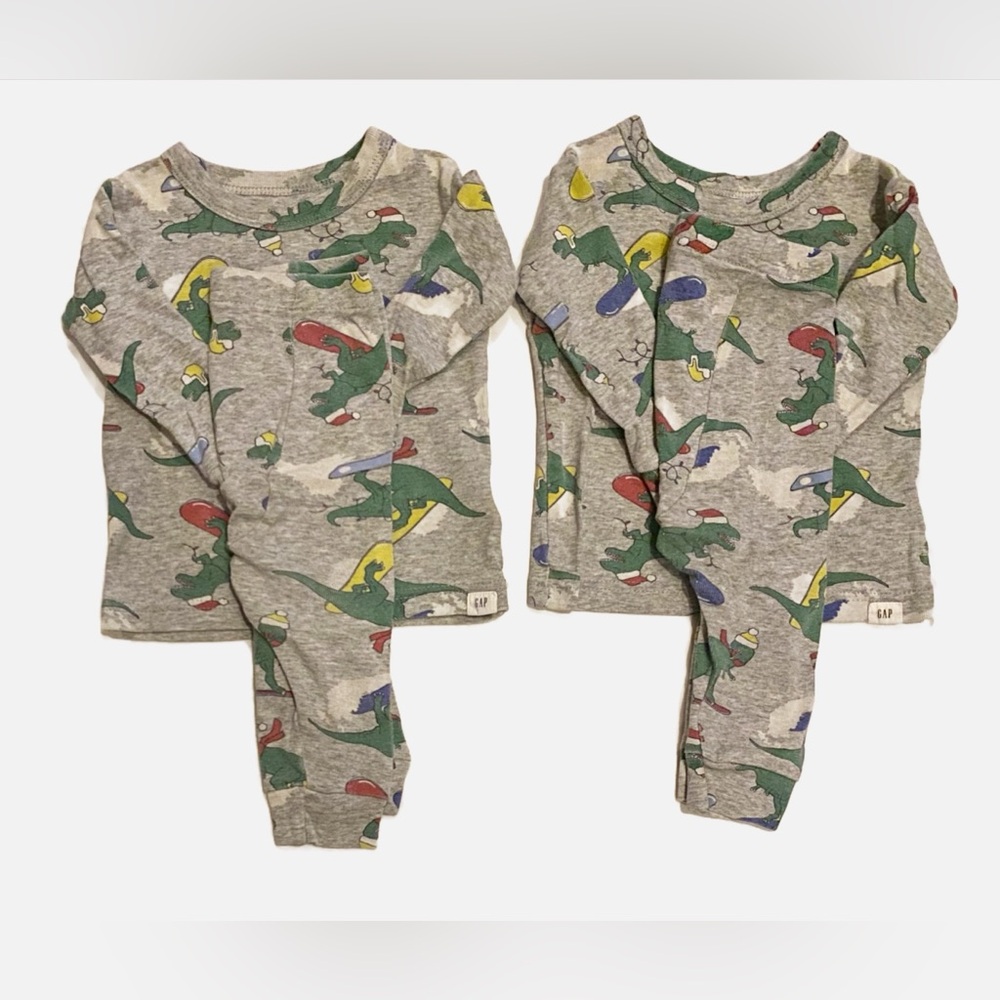 2/$25 - GAP Kids Snowboarding Dinosaur Pajama Set - size 6-12 mo